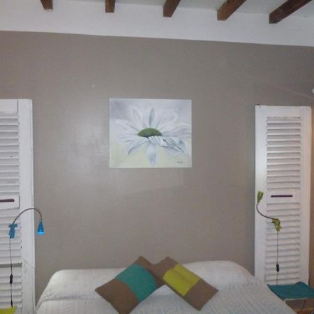 Chambres D'Hotes La Rose Des Vents Ginestas Bagian luar foto